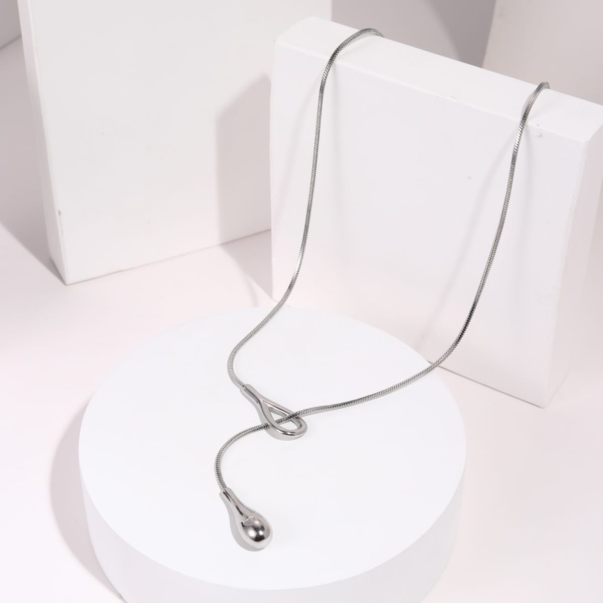Minimalist Waterdrop Lariat Necklace